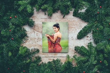 Beautiful pine leaf photo frame