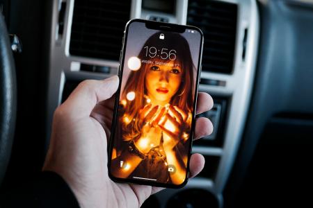 Put your photo on iPhone XS online free